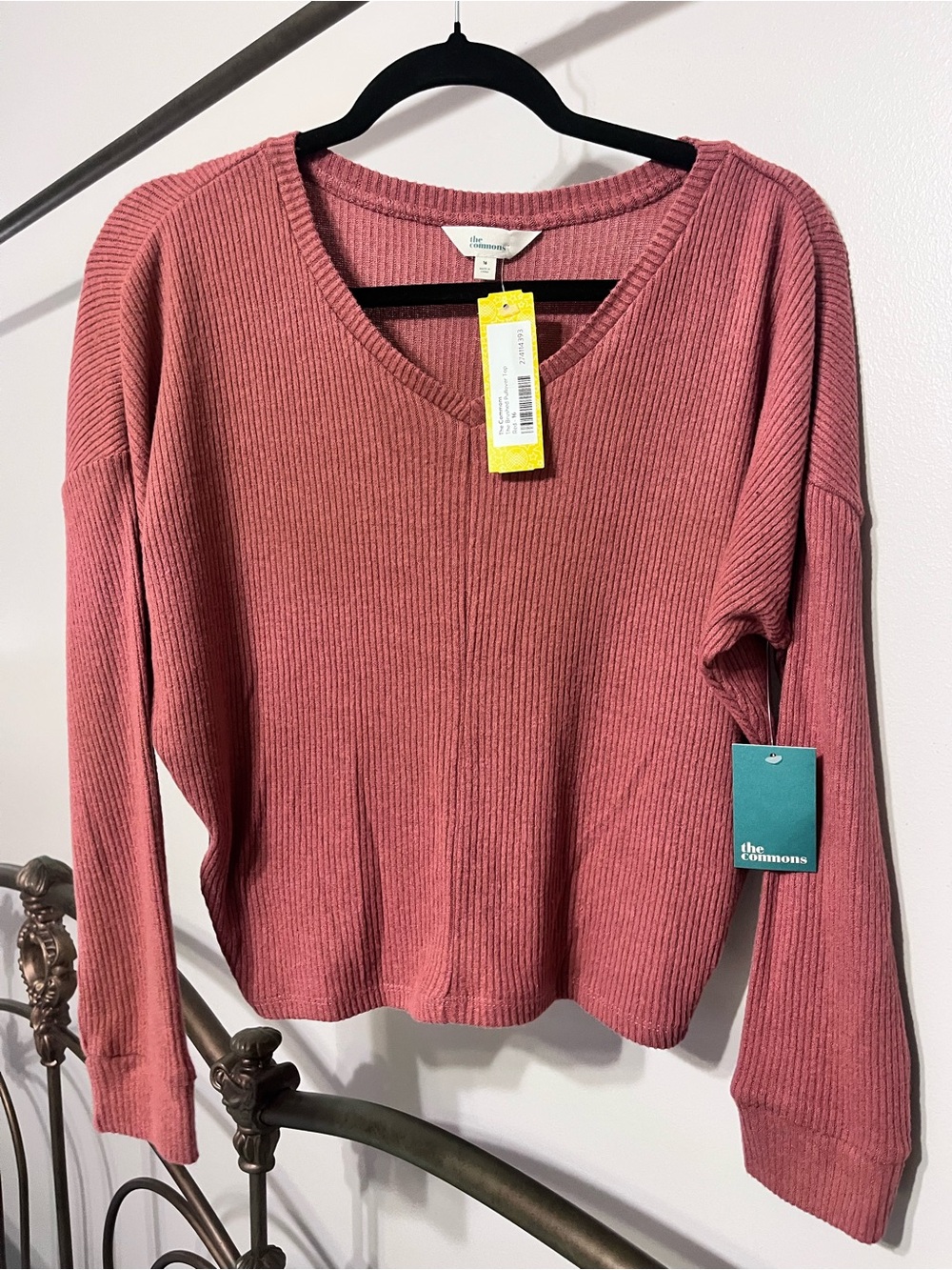 The Commons Ribbed V-Neck Pullover Sweater in Dusty Rose
